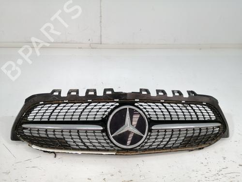 Used Grille MERCEDES-BENZ A-CLASS (W177) A 180 d (177.003) (116 hp) 29322257