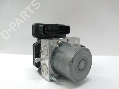 Used Control unit JAGUAR XE (X760) 2.0 D (180 hp) 15905237