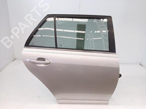 Dør højre bagtil Dør højre bagtil TOYOTA AVENSIS Estate (_T25_) 2.2 D-4D (ADT251_, ADT251R) (150 hp) 37032574 37032574