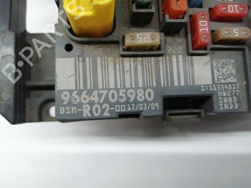 Fuse box CITROËN C4 Picasso I MPV (UD_) | BP30709813E1