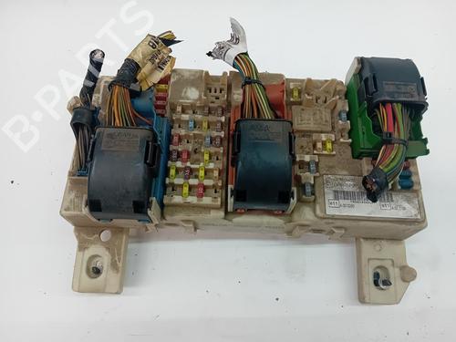 Used Fuse box Fuse box 37247187 37247187