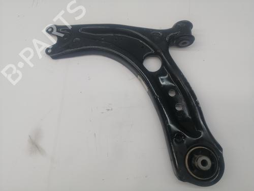Used Left front suspension arm VW GOLF VII (5G1, BQ1, BE1, BE2) [2012-2021]  21013108