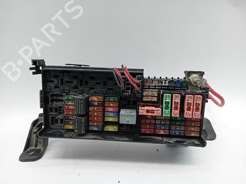 Used Fuse box Fuse box 37268018 37268018