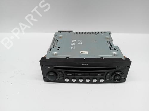 Used Radio Radio 37181835 37181835