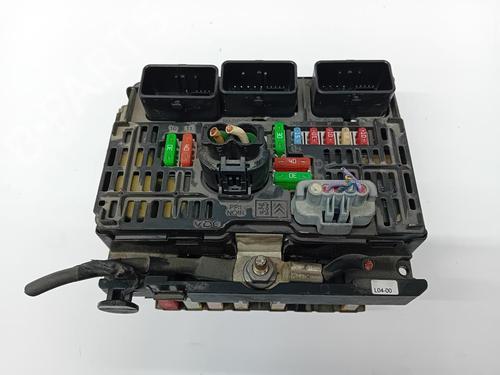 Used Fuse box Fuse box 37247219 37247219