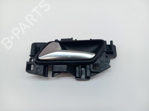 Used Front left interior door handle OPEL CORSA F (P2JO) [2019-2025]  22746404