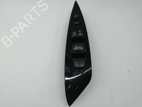 Interrupteur de vitre avant gauche NISSAN LEAF (ZE1) Electric (150 hp) 30935645