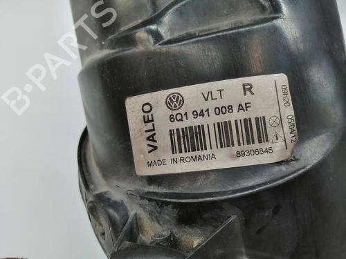 Right headlight VW POLO IV (9N_, 9A_) 1.2 12V | BP29907910C29