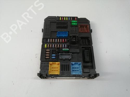 Used Fuse box Fuse box 37429112 37429112