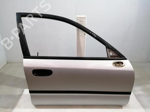 Used Right front door MITSUBISHI CARISMA (DA_) 1.6 (DA1A) (99 hp) 27237505