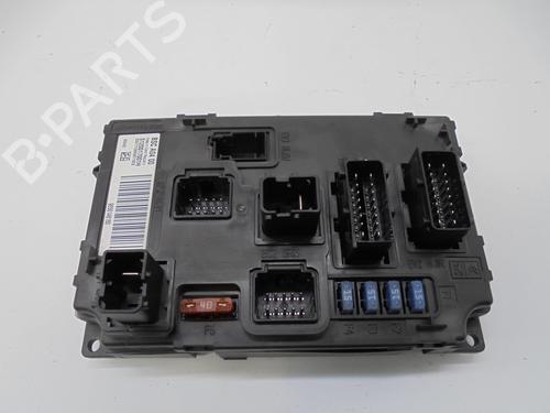 Used Fuse box PEUGEOT 407 (6D_) 2.0 (6DRFNB, 6DRFNE) (136 hp) 8889494