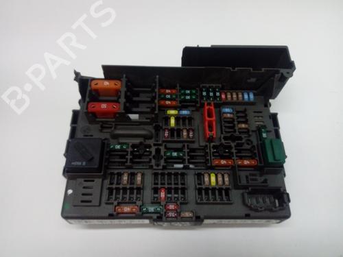 Used Fuse box BMW 3 (E90) 320 d (177 hp) 10628310