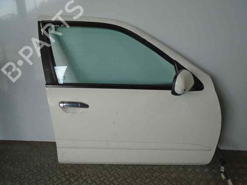 Used Right front door NISSAN PRIMERA Hatchback (P11) 2.0 TD (90 hp) 5771303
