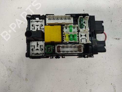 Used Fuse box Fuse box 37429229 37429229