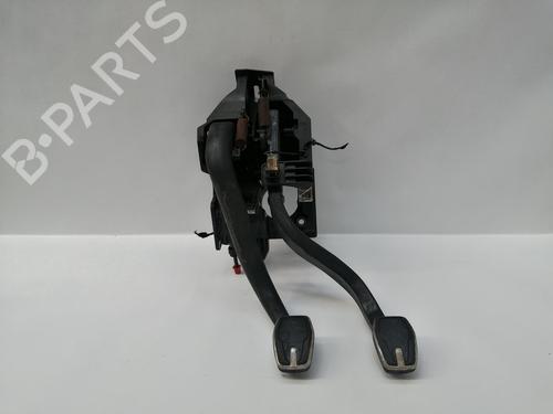 Break pedal BMW 1 (F40) 118 i (136 hp) 16842823