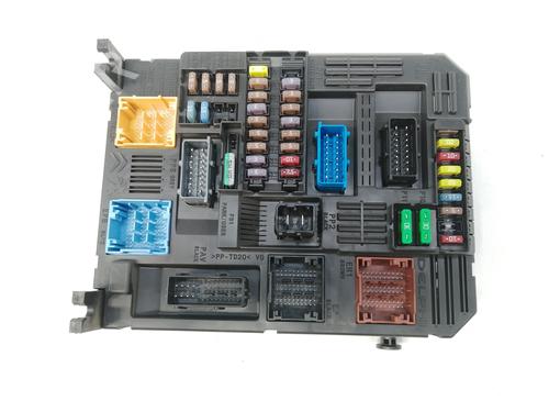 Used Fuse box PEUGEOT 308 II (LB_, LP_, LW_, LH_, L3_) [2013-2021]  18487211