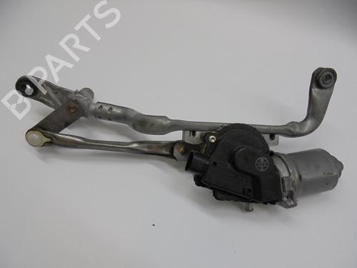 Used Front wiper motor TOYOTA YARIS (_P9_) [2005-2014]  8869404