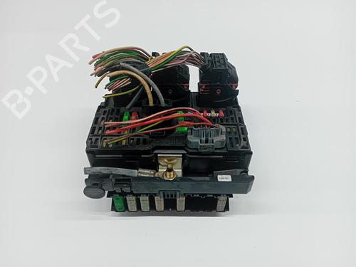 Used Fuse box Fuse box 37718486 37718486