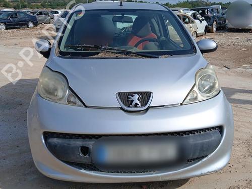 Brugte PEUGEOT 107 (PM_, PN_) 1.0 (68 hp) 4306691