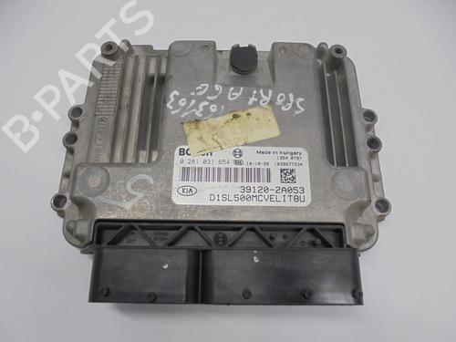 Used Engine control unit (ECU) KIA SPORTAGE III (SL) 1.7 CRDi (116 hp) 8802647