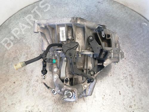 gearbox-renault-megane-iv-hatchback-b9amn_-2015-38544462 main image