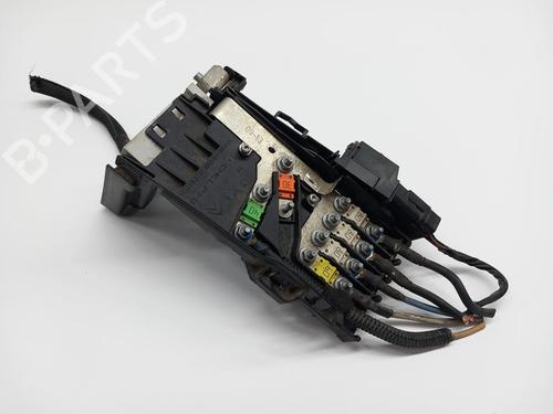 Used Fuse box Fuse box 36781355 36781355