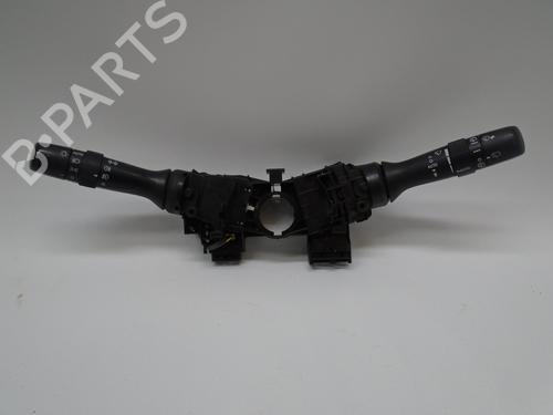 Used Headlight switch TOYOTA YARIS (_P13_) 1.4 D (NLP130_, NLP130) (90 hp) 8122309