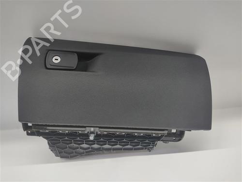 Used Glove box Glove box 18964445 18964445