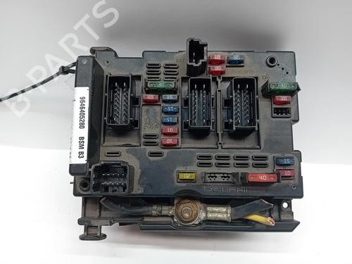 Used Fuse box Fuse box 37429222 37429222