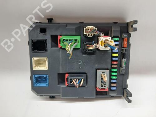 Used Fuse box Fuse box 38624070 38624070