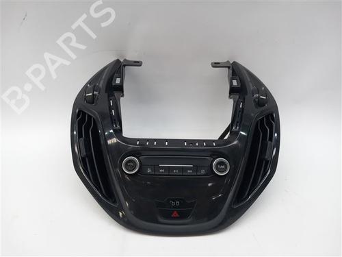 switch-ford-tourneo-courier-b460-mpv-2014-26432016 main image