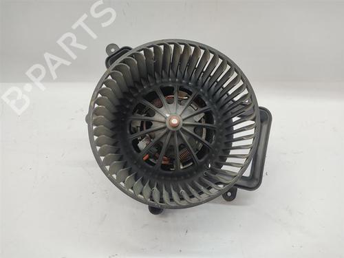Used Heater blower motor Heater blower motor PEUGEOT 308 II (LB_, LP_, LW_, LH_, L3_) 1.2 THP 130 (131 hp) 30681247 30681247