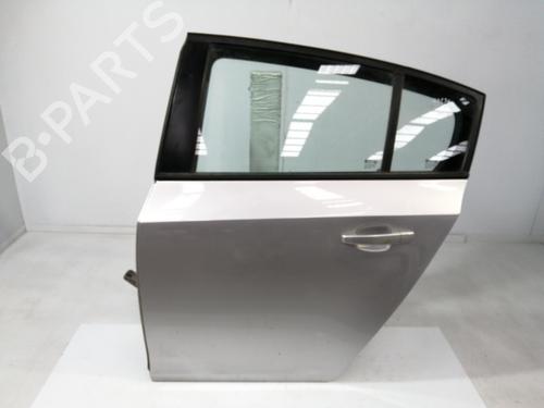 Puerta trasera izquierda CHEVROLET CRUZE (J300) 1.6 (124 hp) 18142060