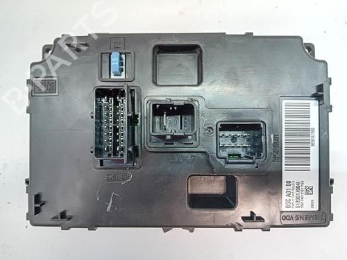 Used Fuse box Fuse box 37247336 37247336