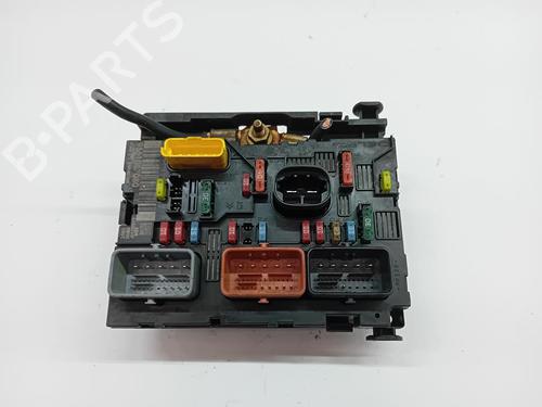 Used Fuse box Fuse box 36781349 36781349