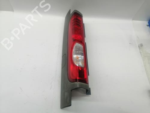 Feu arrière gauche OPEL VIVARO A Van (X83) [2001-2015]  27635429