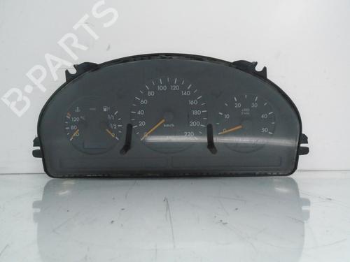 Used Instrument cluster MERCEDES-BENZ M-CLASS (W163) ML 270 CDI (163.113) (163 hp) 7526589