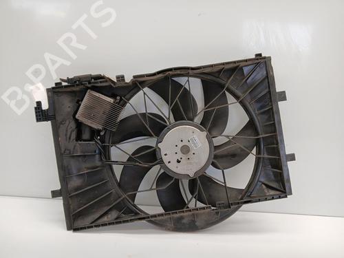 radiator-fan-mercedes-benz-c-class-w203-2000-2001-2002-2003-2004-2005-2006-2007-34188771 main image