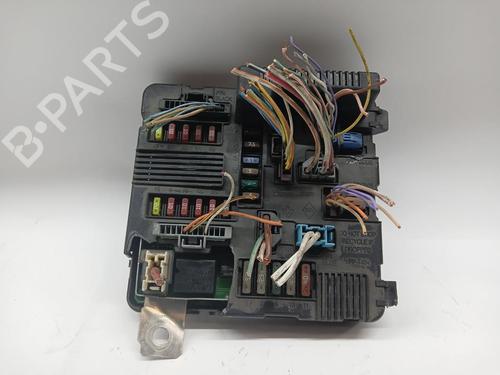 Used Fuse box Fuse box 38470343 38470343