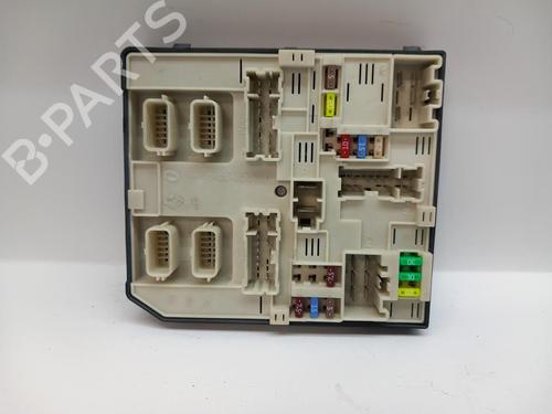 Used Fuse box Fuse box 37429173 37429173