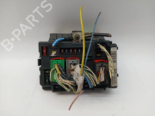 Used Fuse box Fuse box 38414655 38414655