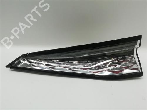 Used Right tailgate light Right tailgate light DS DS 4 / DS 4 CROSSBACK (NX_) 1.2 THP 130 (NXHNYM) (130 hp) 17047054 17047054