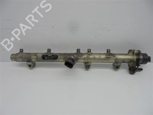 Used Injection rail Injection rail KIA SORENTO I (JC) 2.5 CRDi 4WD (140 hp) 8825802 8825802