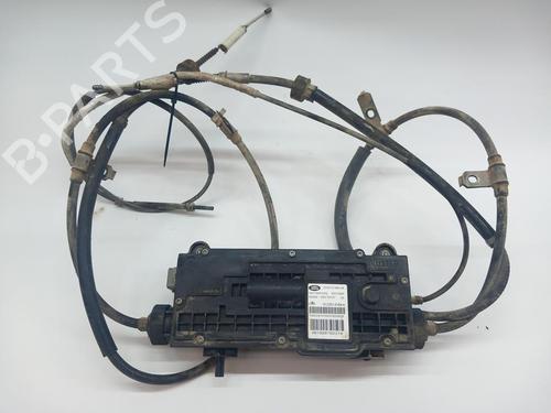 Used Electric handbrake LAND ROVER DISCOVERY III (L319) 2.7 TD 4x4 (190 hp) 30196632