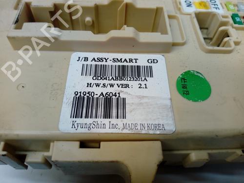 Fuse box HYUNDAI i30 (GD)  | BP10394460E1 