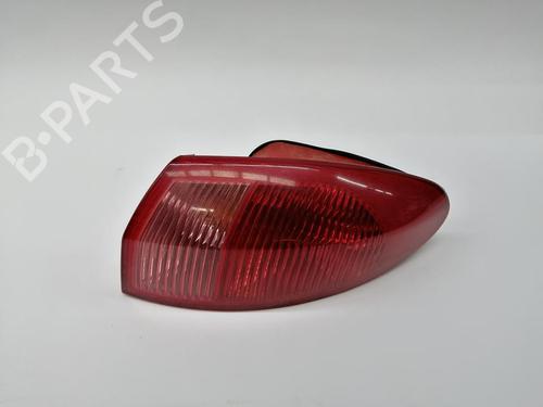 Używane Lampa tylna prawa ALFA ROMEO 147 (937_) 1.6 16V T.SPARK (937.AXA1A, 937.AXB1A, 937.BXB1A) (120 hp) 29311162