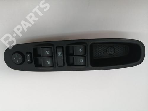 Used Left front window switch Left front window switch FIAT PUNTO (199_) 1.3 D Multijet (95 hp) 9748581 9748581