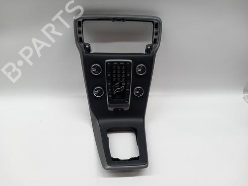 switch-volvo-v40-hatchback-525-2012-2013-2014-2015-2016-2017-2018-2019-38777399 main image