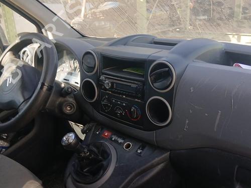 Fuse box CITROËN BERLINGO Box Body/MPV (B9) 1.6 HDi 90 4x4 | BP33440465E1 - Image 9