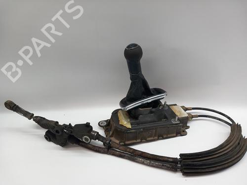 Used Gear lever VW GOLF IV (1J1) [1997-2008]  30643791